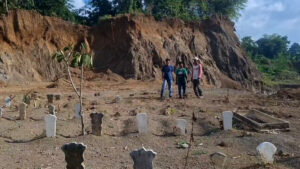 VIRAL VIDEO PEMBONGKARAN MAKAM DI JEMBER, TERNYATA RELOKASI ATAS PERSETUJUAN KELUARGA