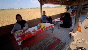 Soto Legendaris Pinggir Sawah Ajung Tetap Terjangkau, Meski Harga Bahan-bahan Naik