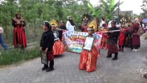 Semarak Kirab Budaya Sumpah Pemuda SDN 08 Sidomekar