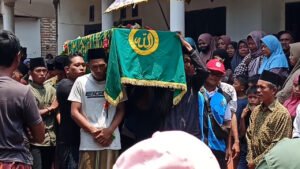 Jenazah Rosyid, Korban Tenggelamnya KMP Virgo Asal Jember, Tiba di Rumah Duka